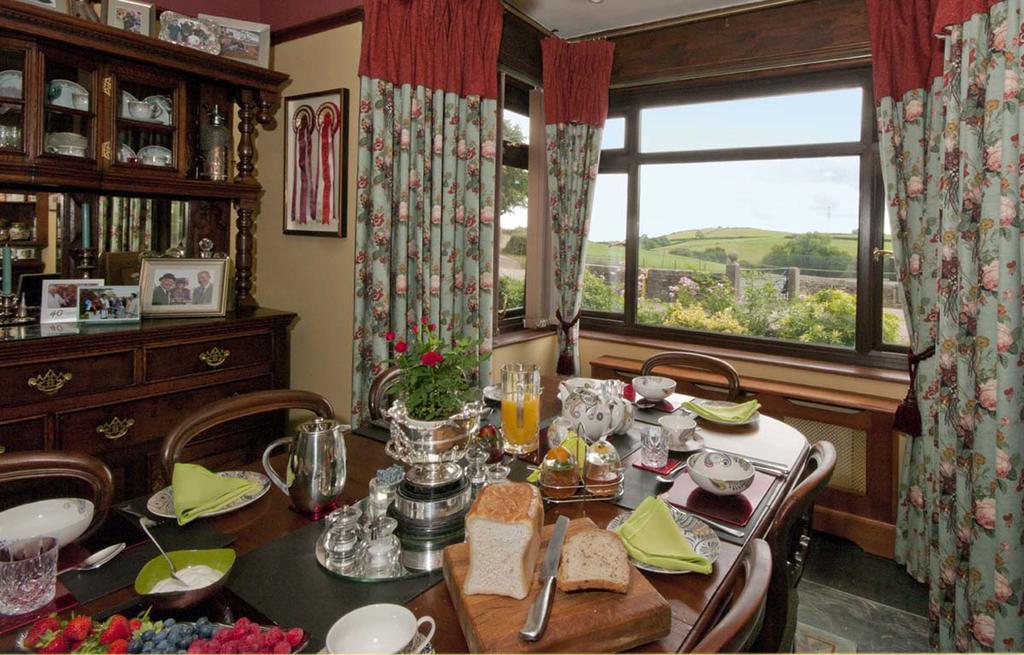 לינה וארוחת בוקר ליסקירד Tregondale Manor Farm מראה חיצוני תמונה